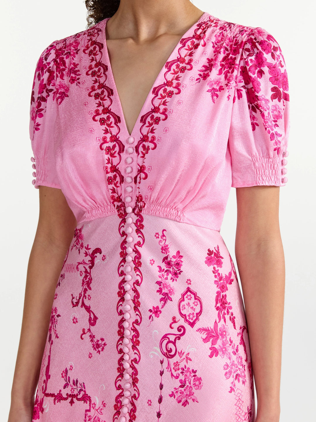 SALONI LEA SILK LONG DRESS IN FLORAL SERRAMENTO – MaruschkadeMargo